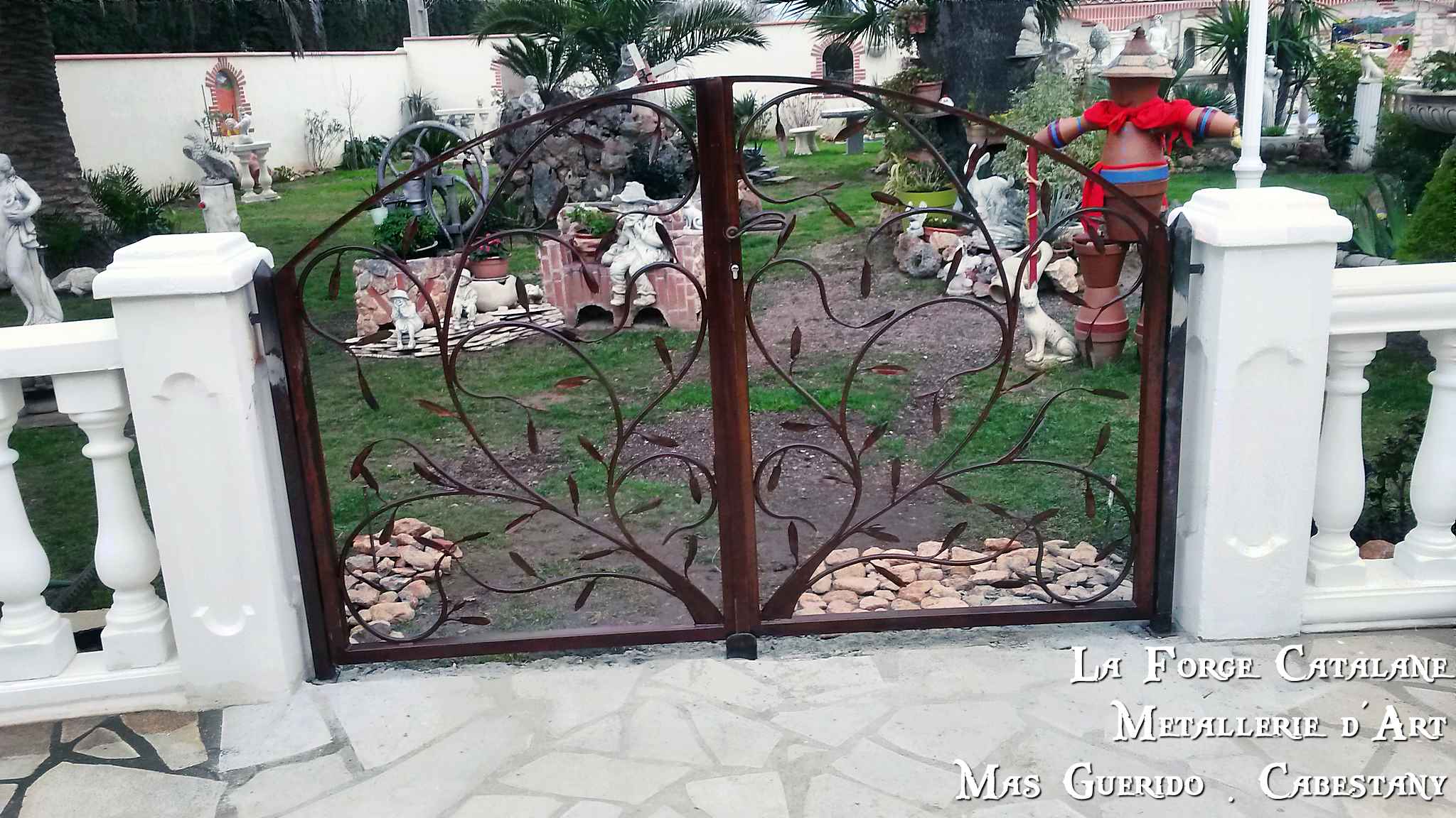 Portillon vegetal travail a chaud olivier forge catalane.jpg